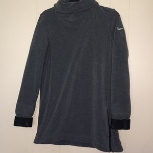 Women’s Nike Pullover, Practically new!